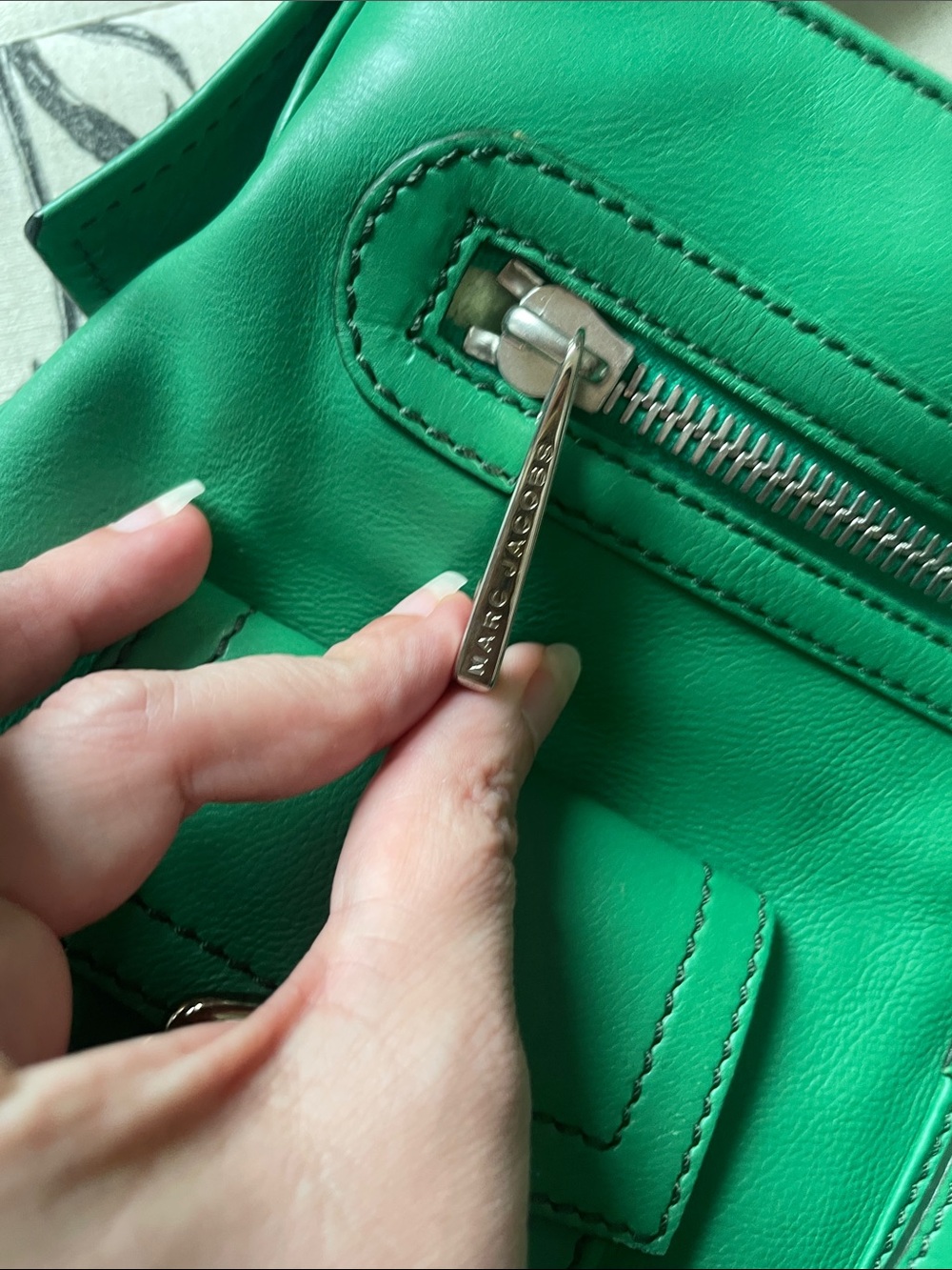 Marc Jacobs Emerald Green Leather Shoulder Bag with Front Pockets - Picture 3 of 14